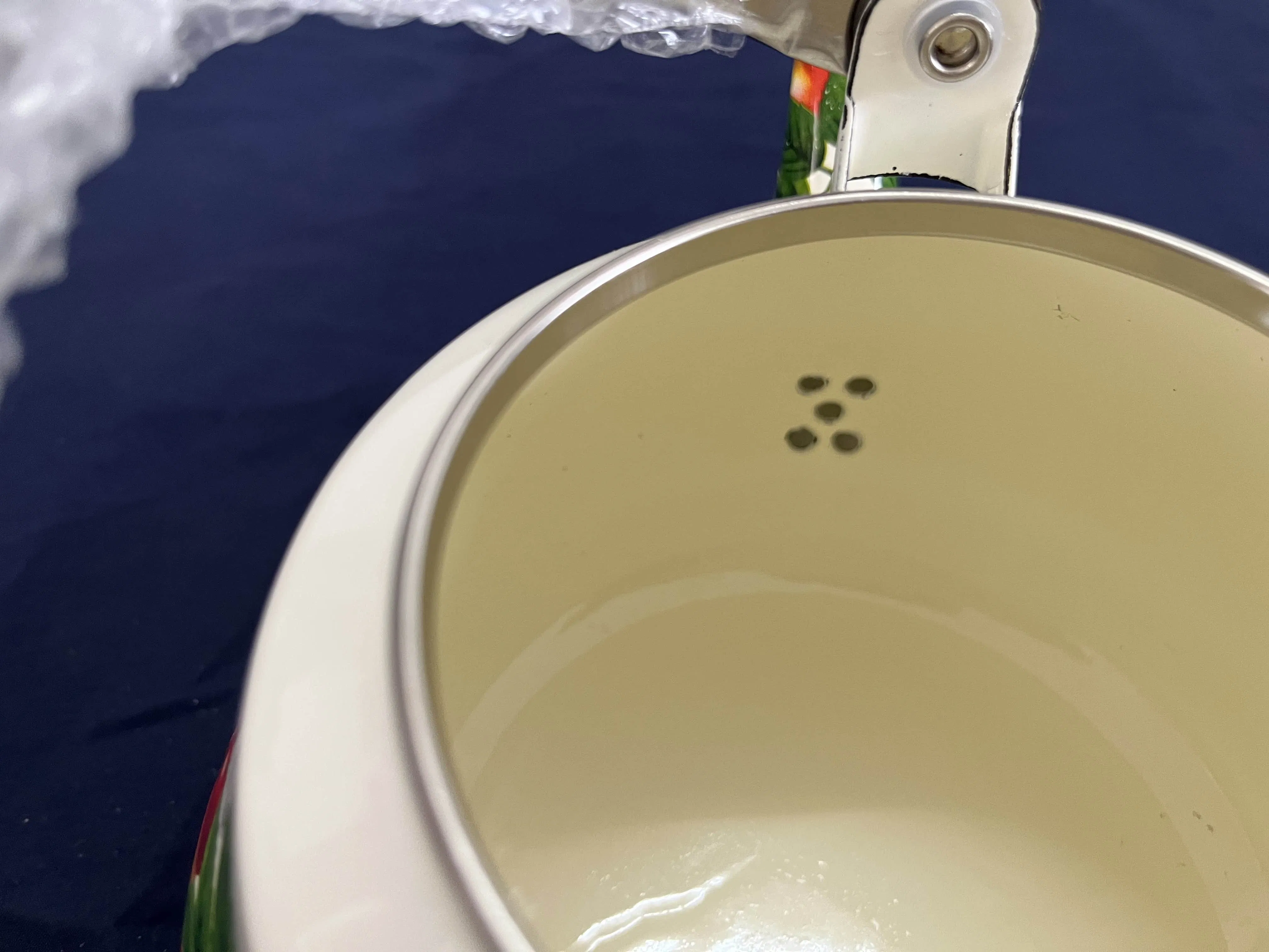 Cream White Hawthorn Print Enamelled Teapot with Stainless Steel Handle Can Be Customized