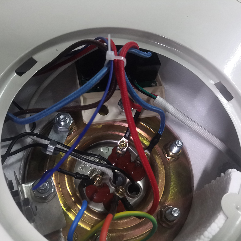 Солнечный водонагреватель для душа и ванны