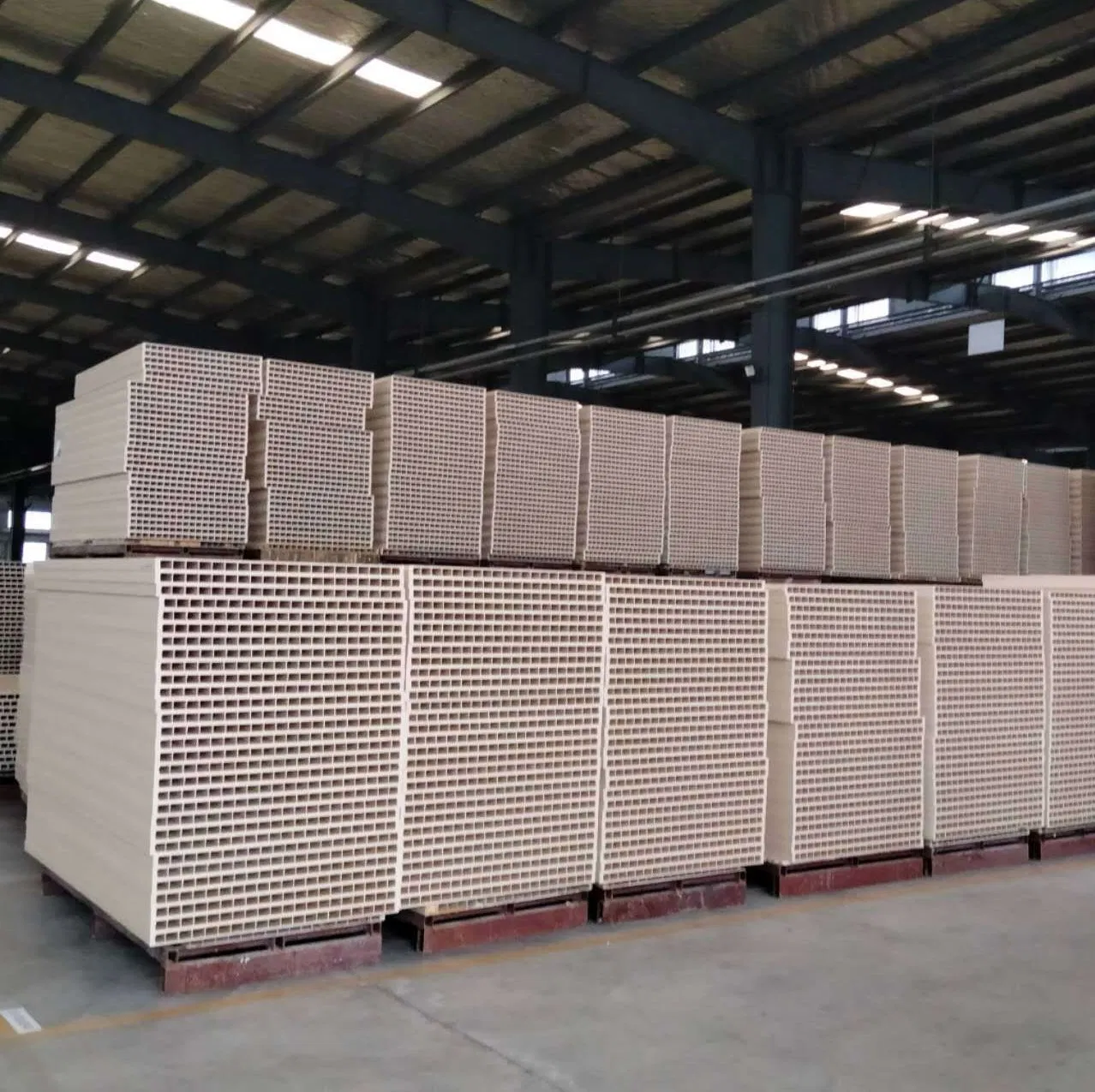 100% Waterproof Eco-Friendly WPC Door with B1 Flame Retardant
