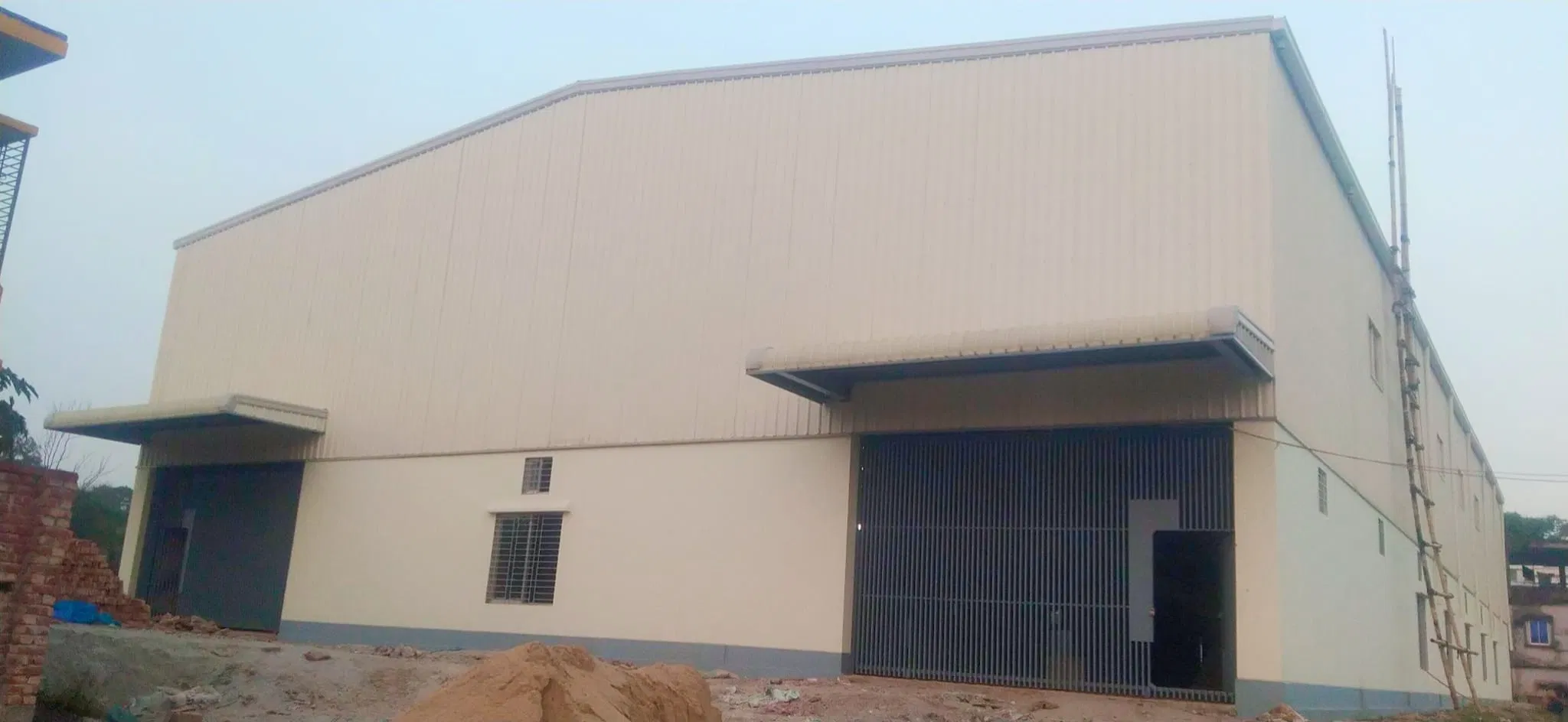 Classic Workshop in High Strength and Quality Prefabricated Steel Structure